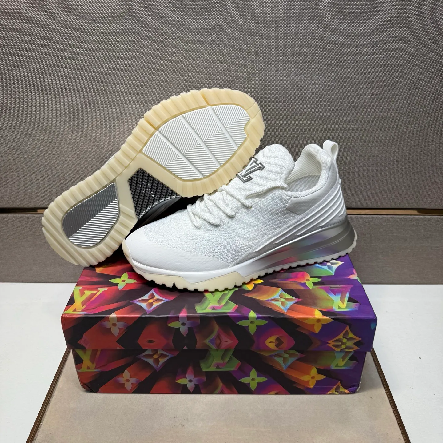 ⬛️Men's shoes 💰p480 [LV～] Men's casual shoes 2025z cabinet sales simultaneously 🔶Size: 38-44 #️⃣ 🔷4 colors🔜The upper is made of multi-material splicing➕Mesh lining, comfortable and breathable, sole: original comfortable and wear-resistant outsole, ⚠️real thing📱photographed🎬real thing is better📢📢📢